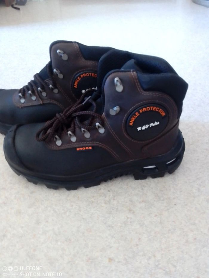 Chaussures hautes de sécurité - photo numéro 2