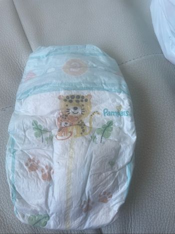 30 couches Pampers taille 2