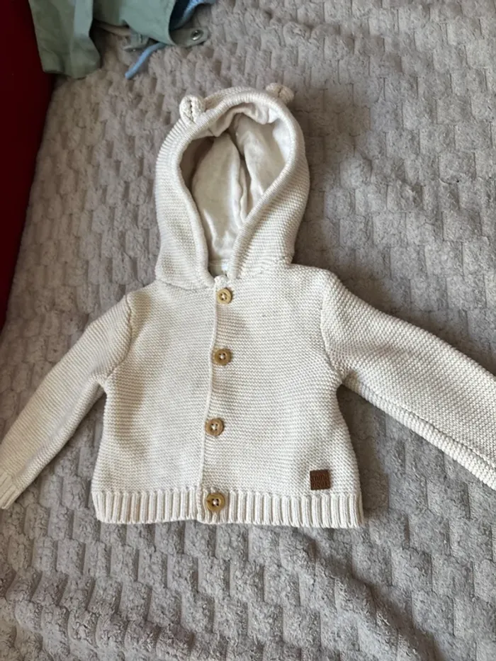 Gilet avec capuche  mixte