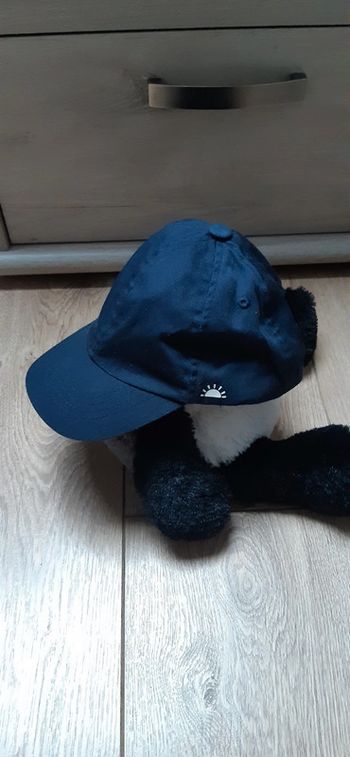 Casquette kiabi bleu foncée motif soleil 51/52cm neuve jamais portée