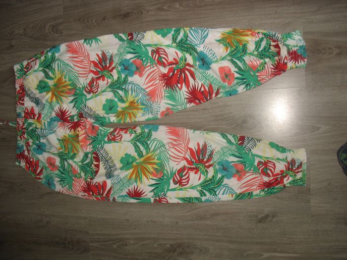 PANTALON FLUIDE A FLEURS "KEAWA" - TAILLE L - n°02 - photo numéro 3