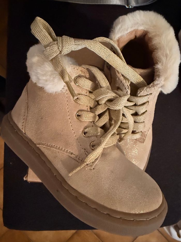 Chaussures lacets brillantes neuve - photo numéro 4