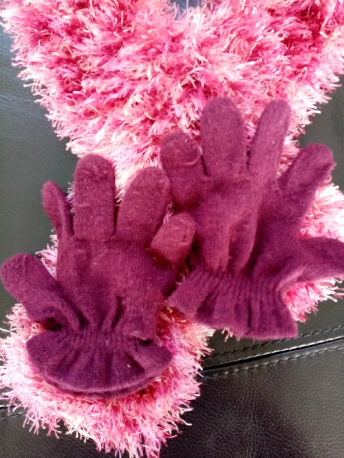 Lot écharpe et gants mauve - photo numéro 4