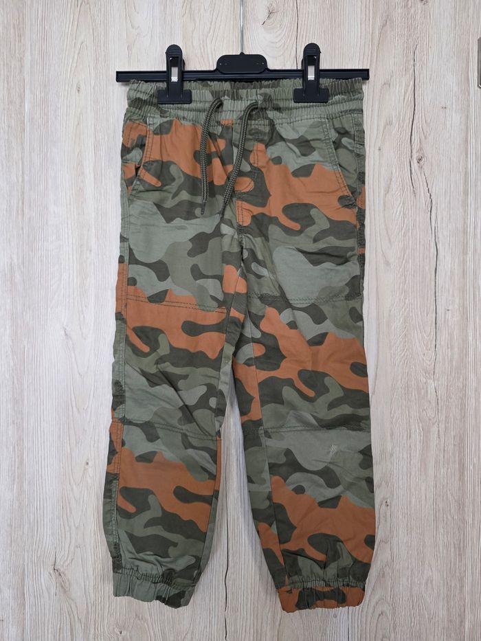 PANTALON GARÇON MILITAIRE KIABI TAILLE 5ANS