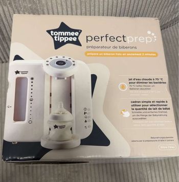 Préparateur biberon tommee tippee neuf