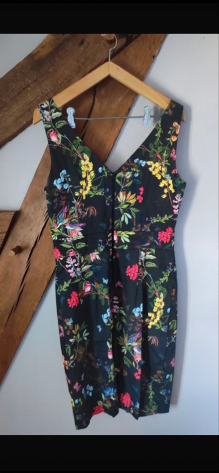 Belle robe noir fleurie taille 38 marque naf naf - photo numéro 3