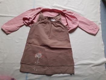 Ensemble robe marron petites bretelles et boléro rose