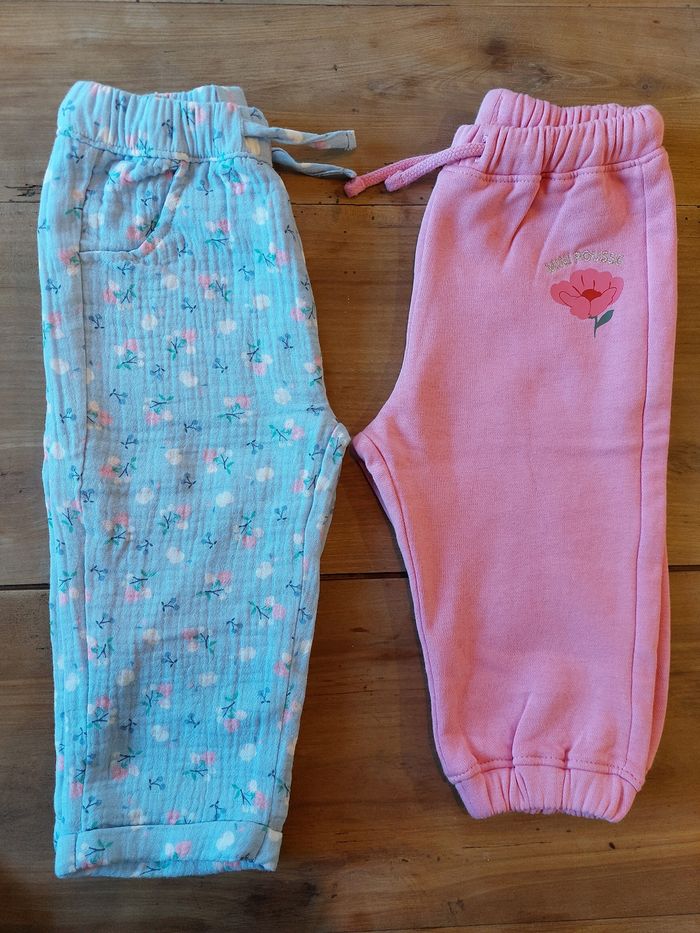 Lot de 2 pantalons tape à l'œil neuf 18 mois