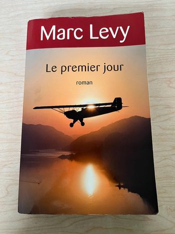 Livre roman "Le premier jour" Marc Lévy