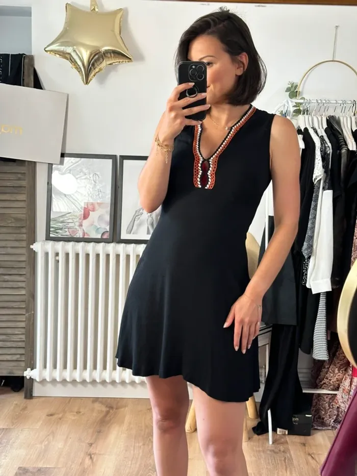 Robe Sandro noire taille 38 - photo numéro 3