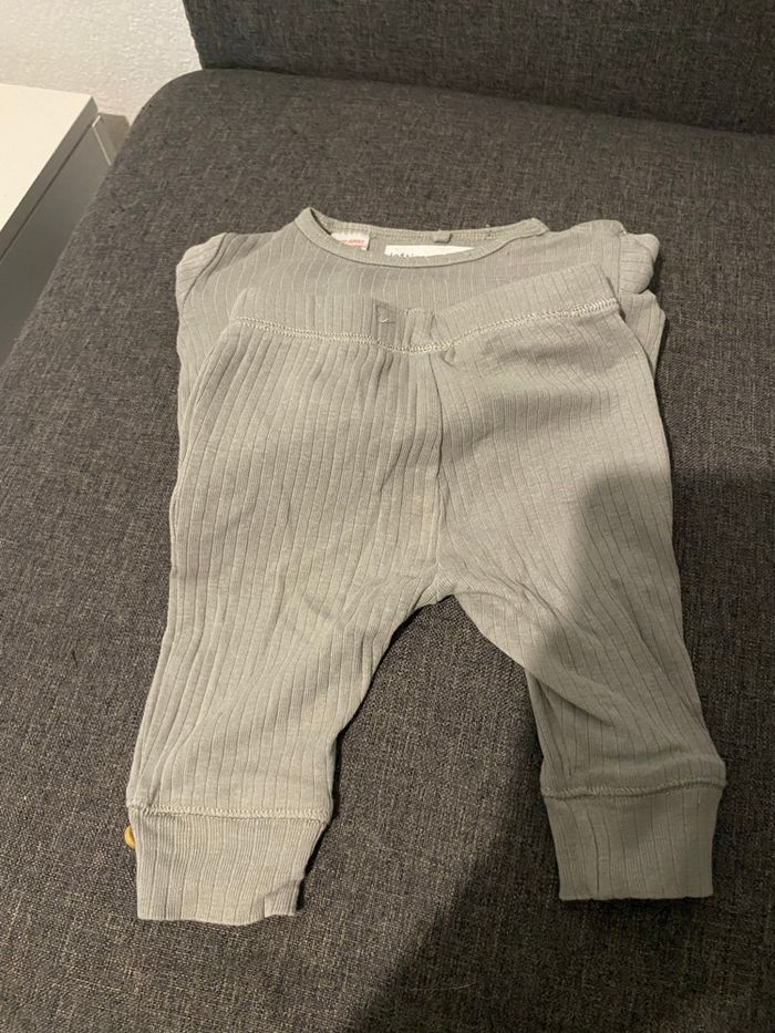 Lot bodies et pantalon - photo numéro 8