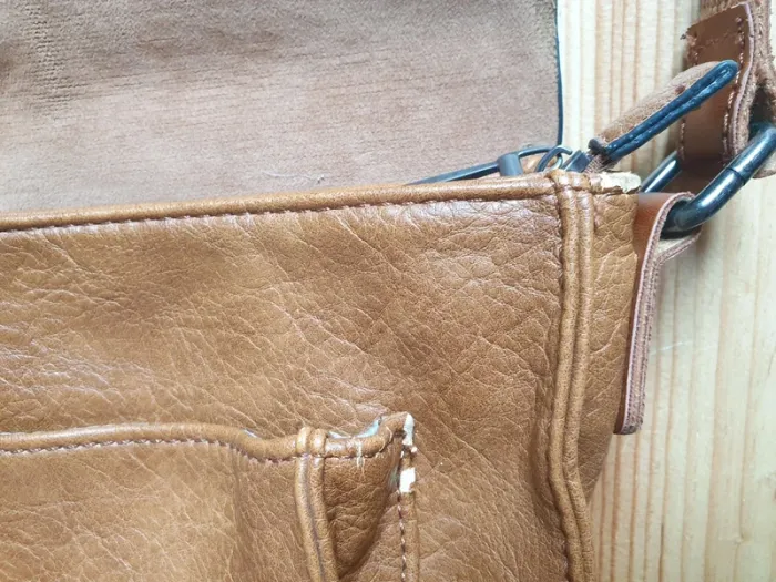 Sac bandoulière camel et motifs - photo numéro 6