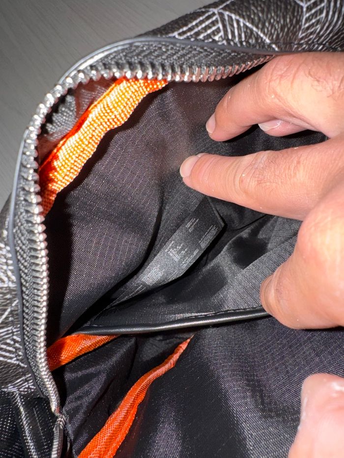 Sacoche Lacoste - photo numéro 3