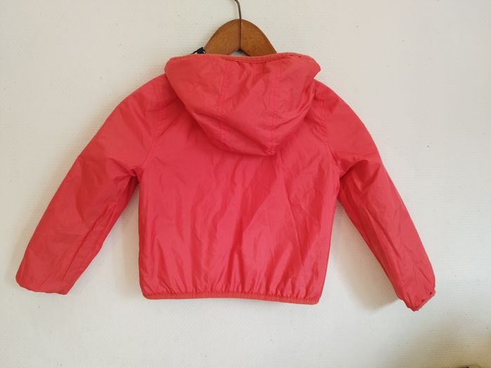 Blouson type coupe vent Okaïdi réversible bleu marine a pois/corail uni Taille 4 ans - photo numéro 6