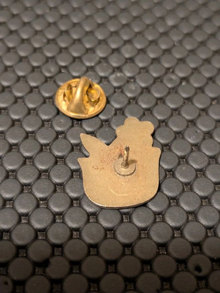 Pin's paix peace and love casque - photo numéro 2