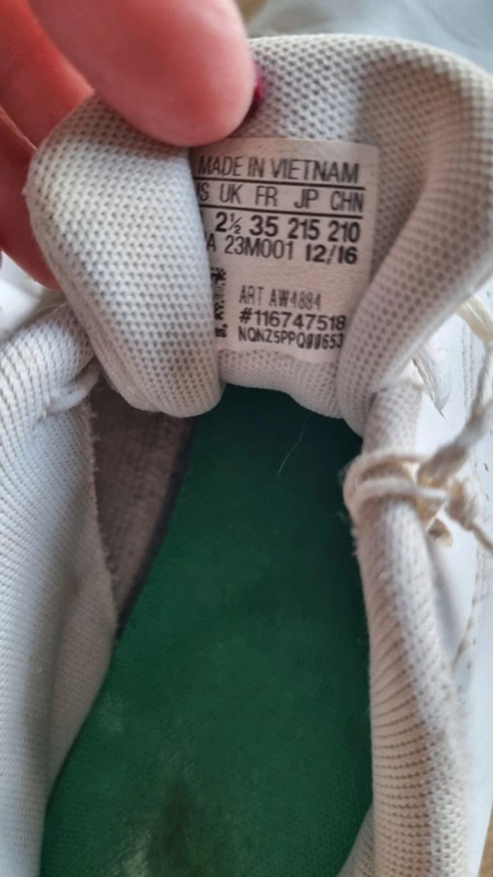 Baskets Adidas blanche classique T 35 - photo numéro 3
