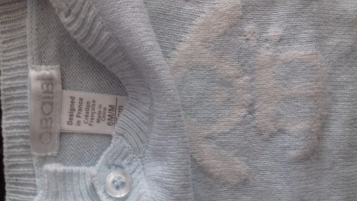 Pull en laine obaibi petit chien blanc étoiles rouges coudes 6 mois - photo numéro 2