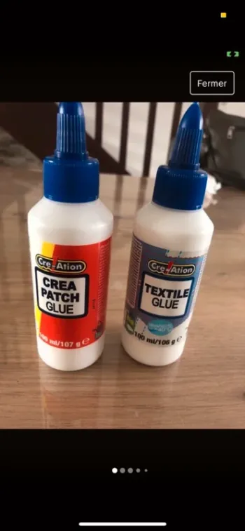 Lot de deux bouteille de glue