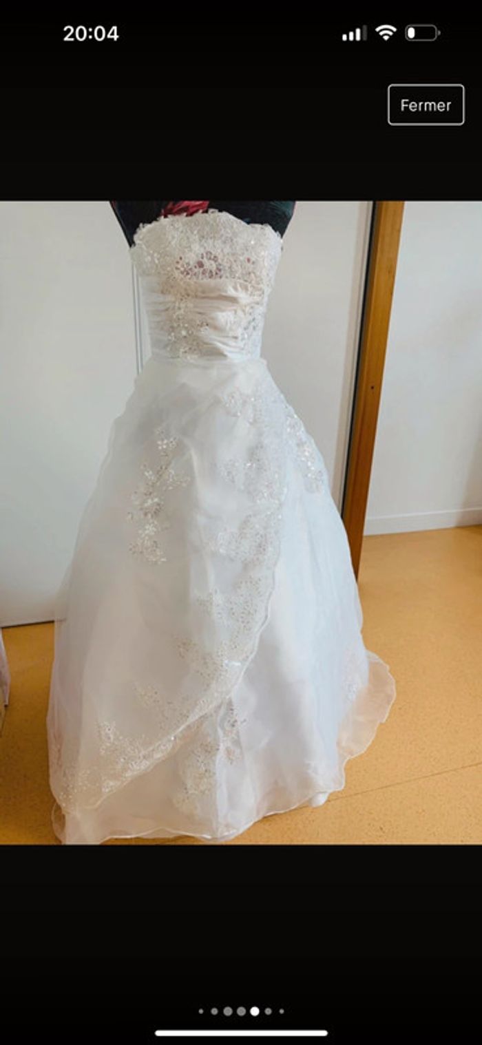 Robe de mariée avec traîne - photo numéro 4