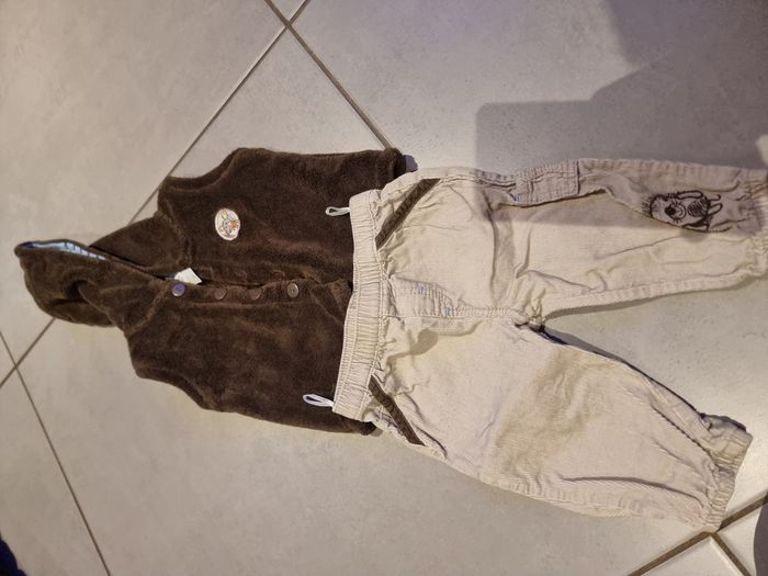 Gilet sans manche avec pantalon