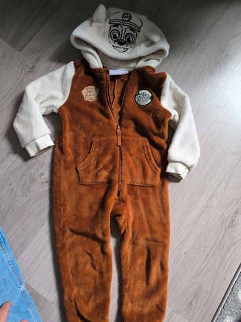 Combinaison Pat patrouille. 4 ans.