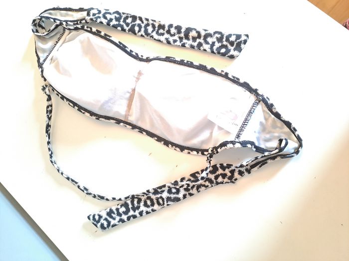 Maillot de bain femme (2 pièces) noir et blanc - Sans marque - Parfait état. - photo numéro 4