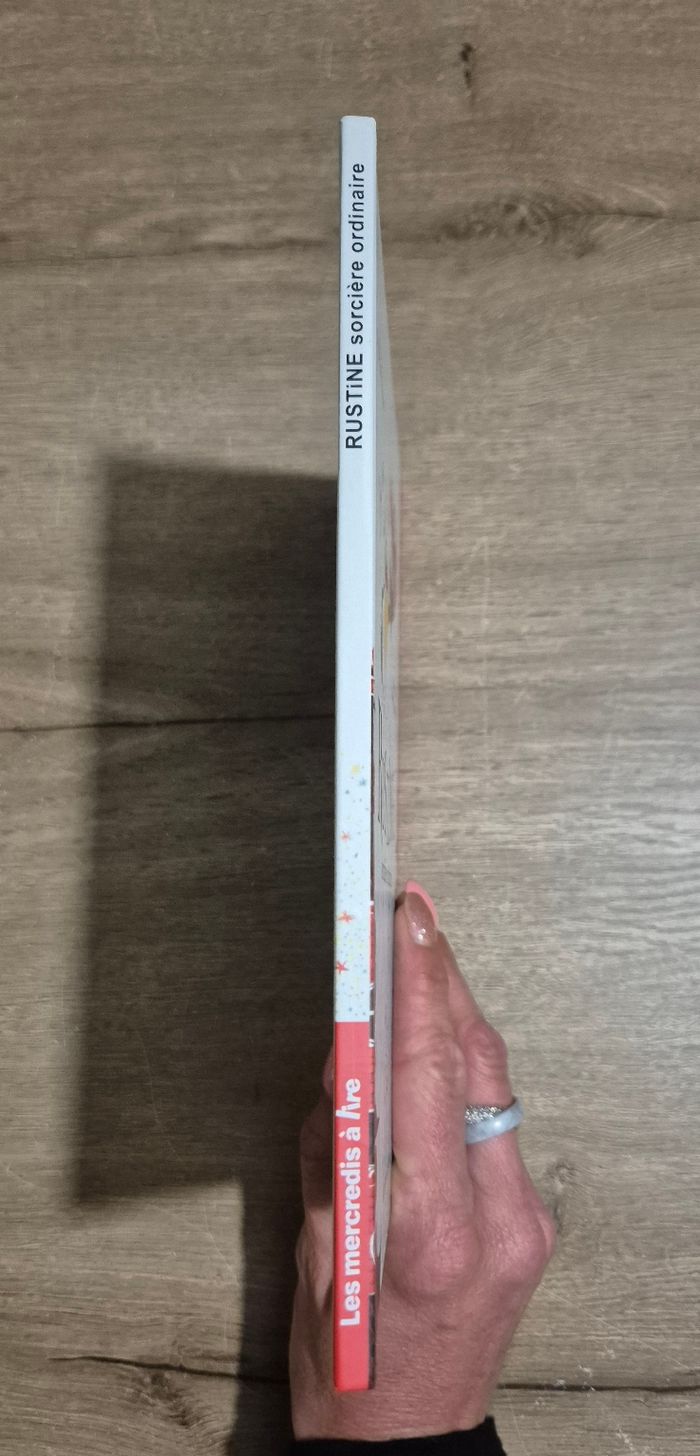 Livre Rustine sorcière ordinaire - photo numéro 5