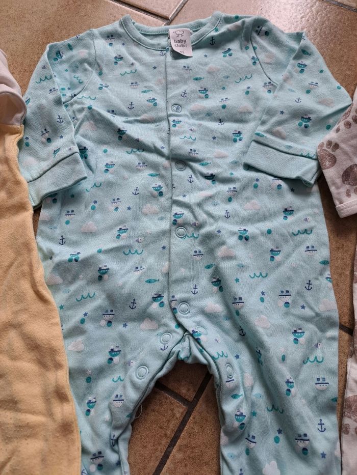 Pyjamas 3 mois - photo numéro 3