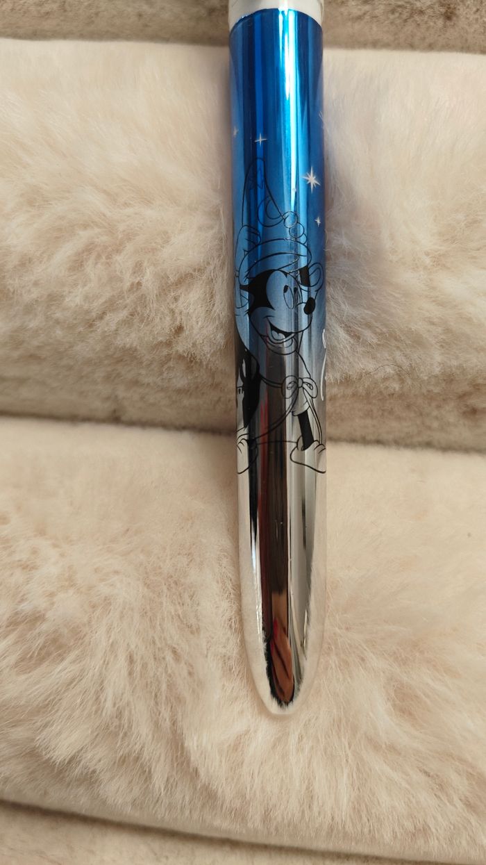 Stylo Bic 4 couleurs Neuf Disneyland Paris Château Mickey irisé - photo numéro 4