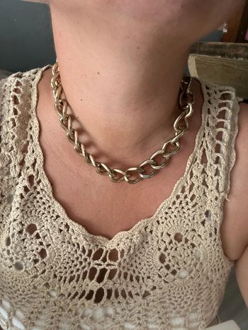 Gros collier effet doré