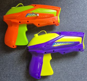 Pistolets à eau Flood Force SwimWays