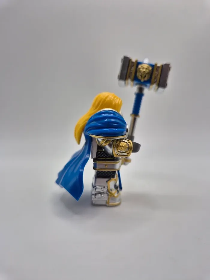 Figurine type lego Arthas soldat humain World Of Warcraft - photo numéro 5
