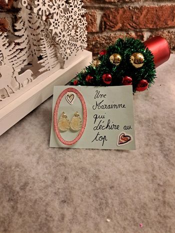 Boucles d'oreilles en résine florale