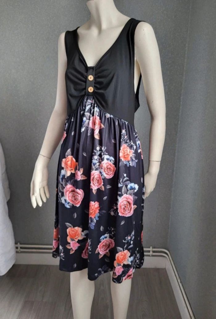 Belle robe midi neuve 2XL. - photo numéro 3