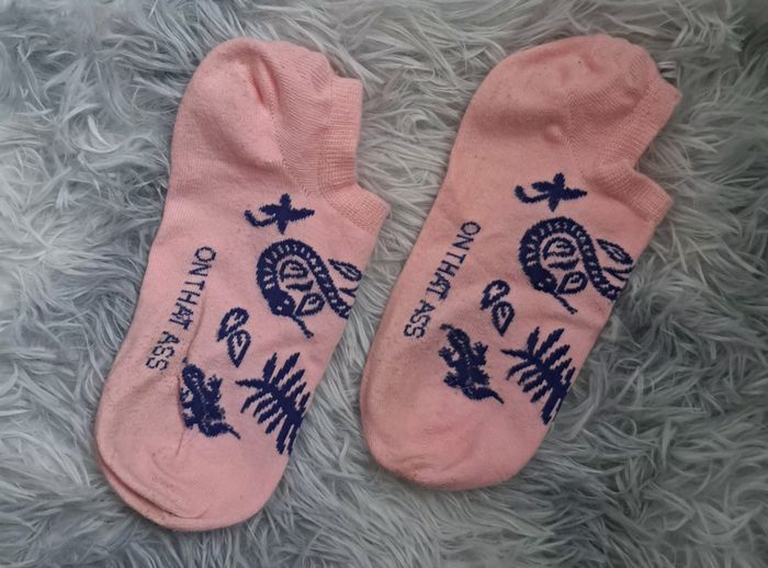 Socquette rose motif serpent, papillon bleu - photo numéro 2