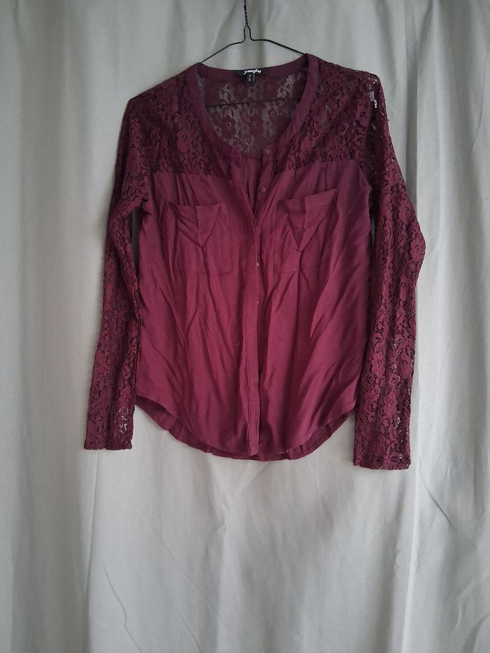 Chemise bordeaux manche en dentelle