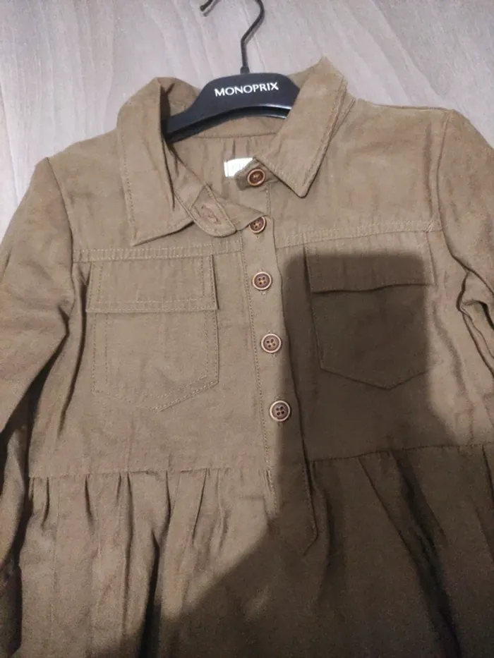 Très belle petite tunique Primark taille 5 6 ans en très bon état très peu porté - photo numéro 3