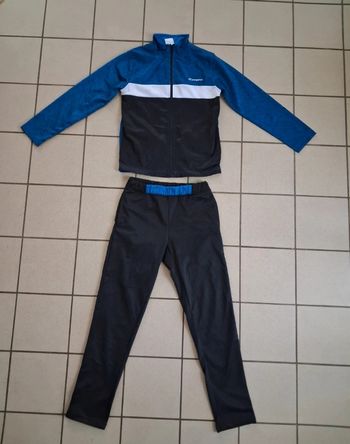 Lot veste et jogging Intersport 12 ans 