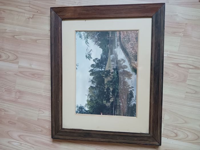 tableau cadre bois marron photo de terrain de golf et golfeur 63 x 51 cm