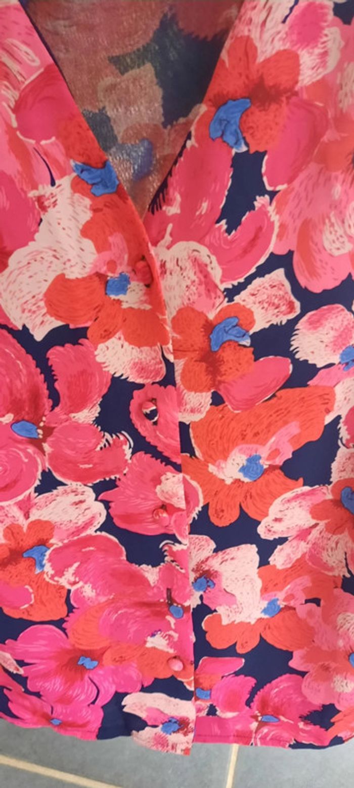 Blouse fleurie neuve - photo numéro 2