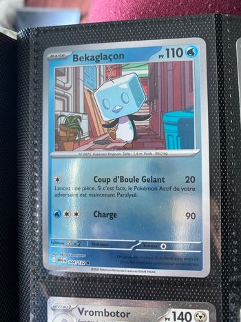 Carte Pokémon holographique neuf