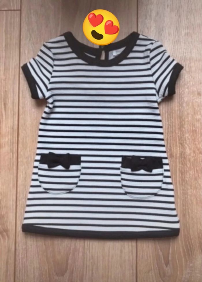 Robe 3mois H&M état neuf - photo numéro 2