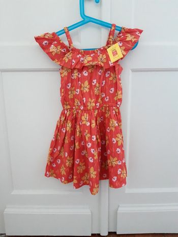 Robe 5ans fille neuve légèrement doublée