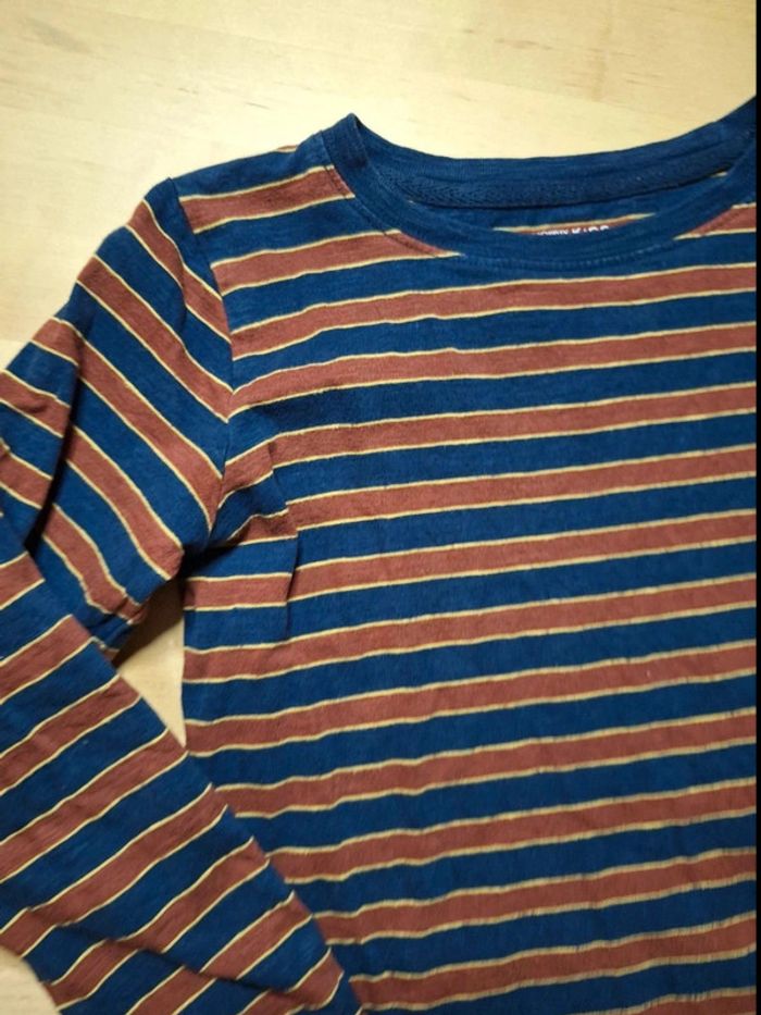 T-shirt manches longues pour garçon taille 8ans très bon état - photo numéro 4