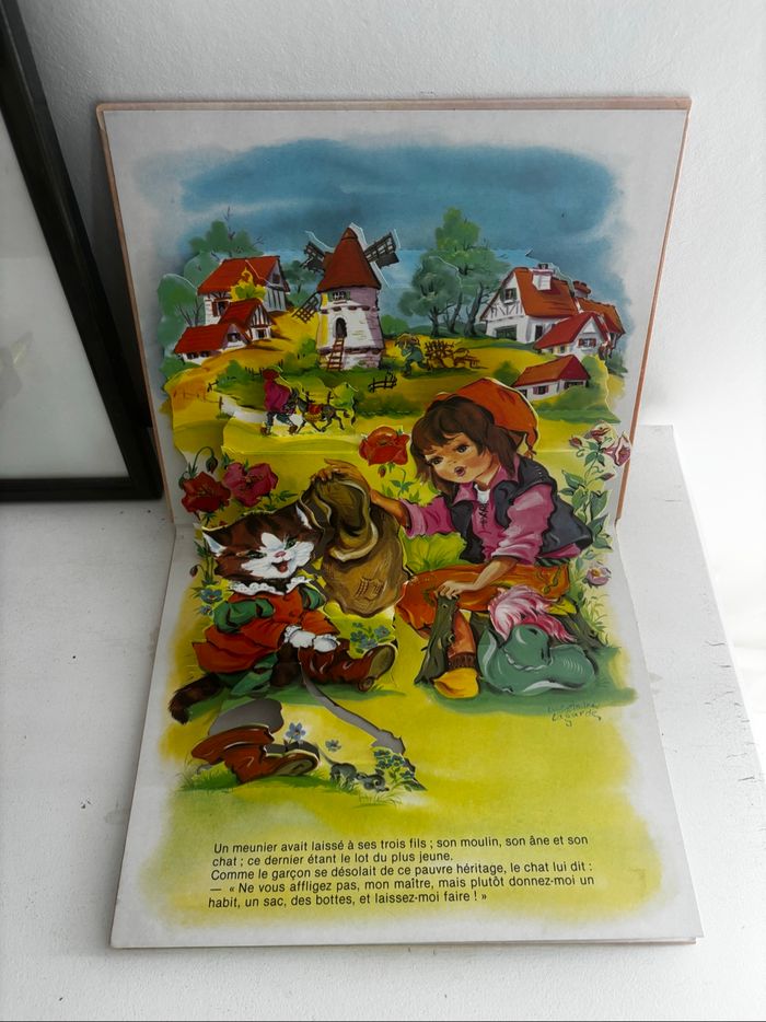 Livre pour enfants vintage années 80 Le chat botté pop up - photo numéro 2