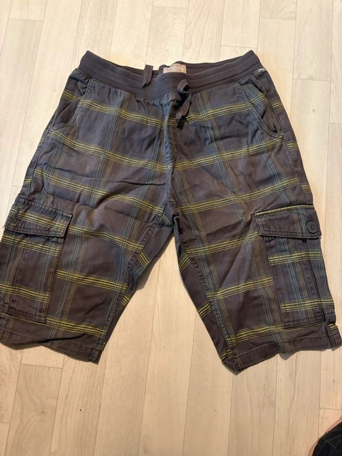 Short gemo taille S kaki à carreaux très bon état