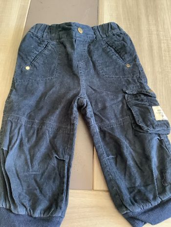 Pantalon velours côtelé taille 18 mois