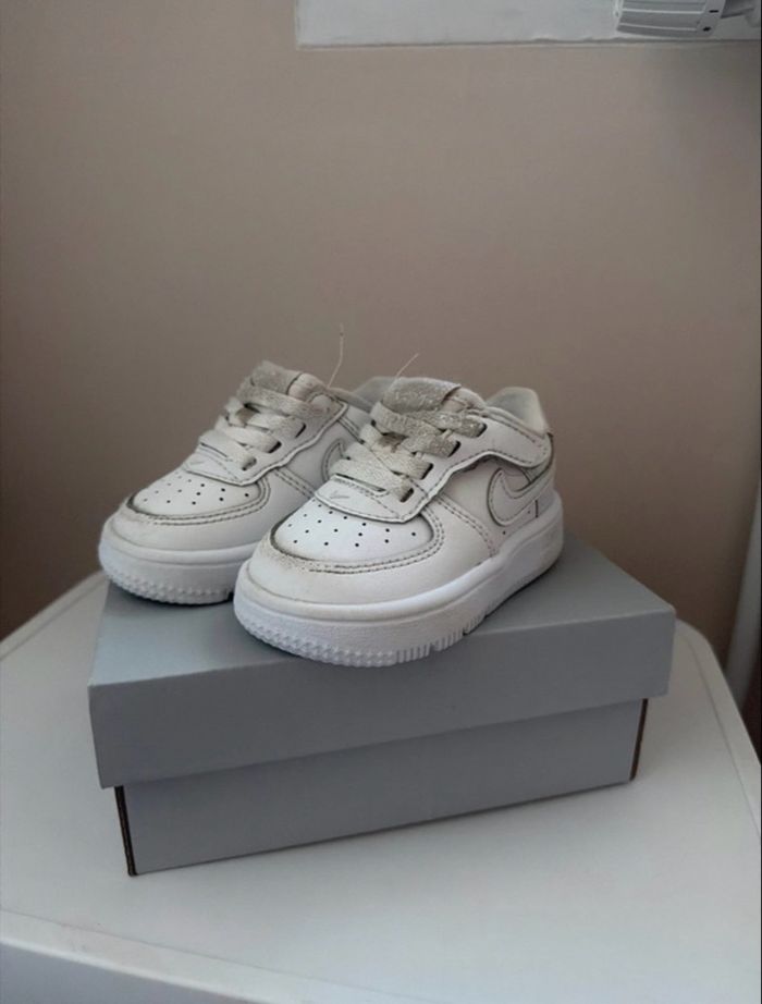 Baskets enfant Nike air force 1 blanche taille 19,5 - photo numéro 3