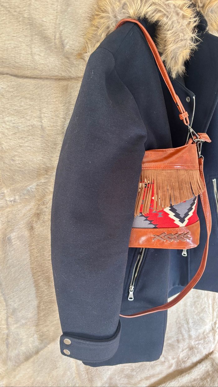 Sac bandoulière western bohème marron rouge style amérindien à franges neuf - photo numéro 2