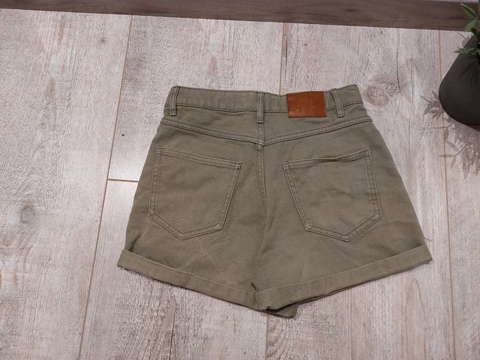Short Mom - photo numéro 3